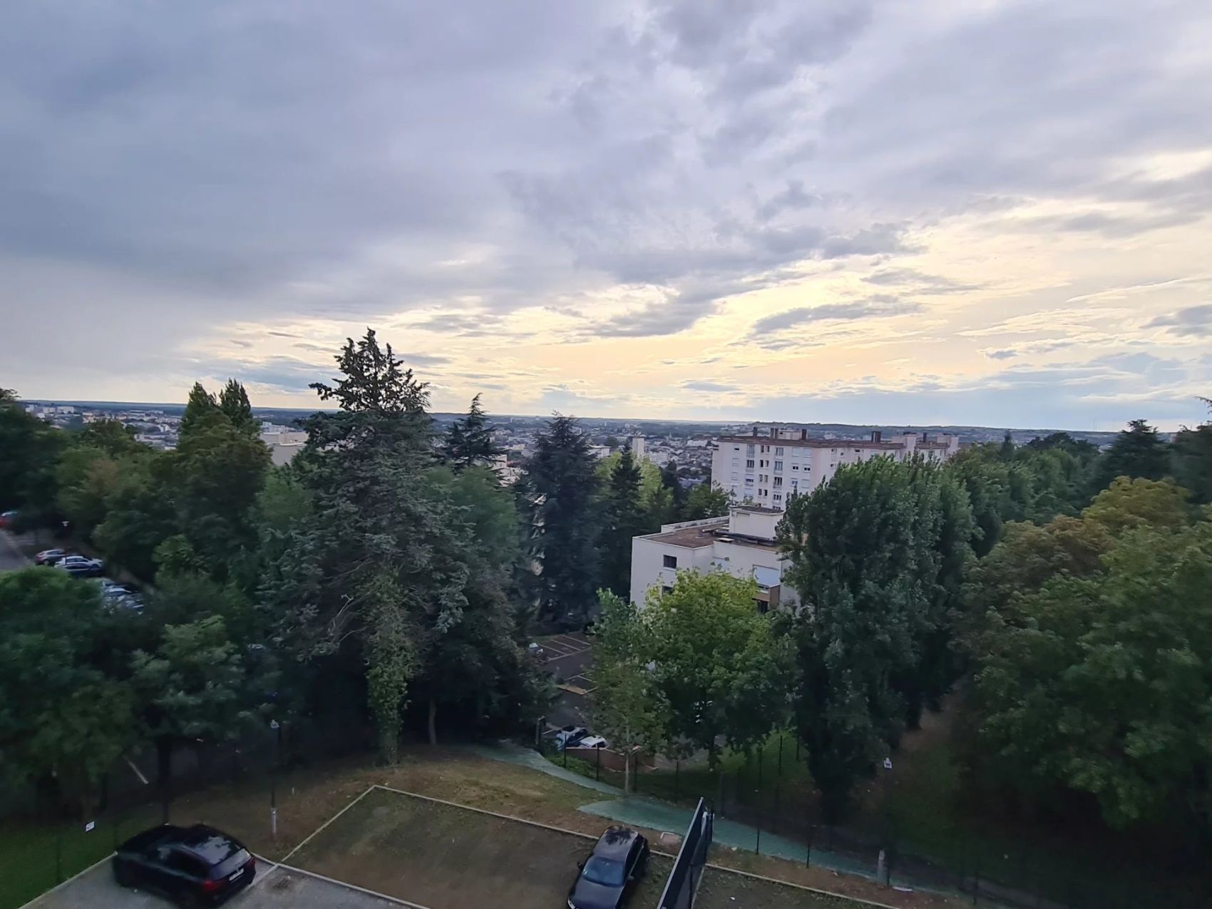 Appartement 4 chambres à vendre au Mans avec balcon dans un quartier calme