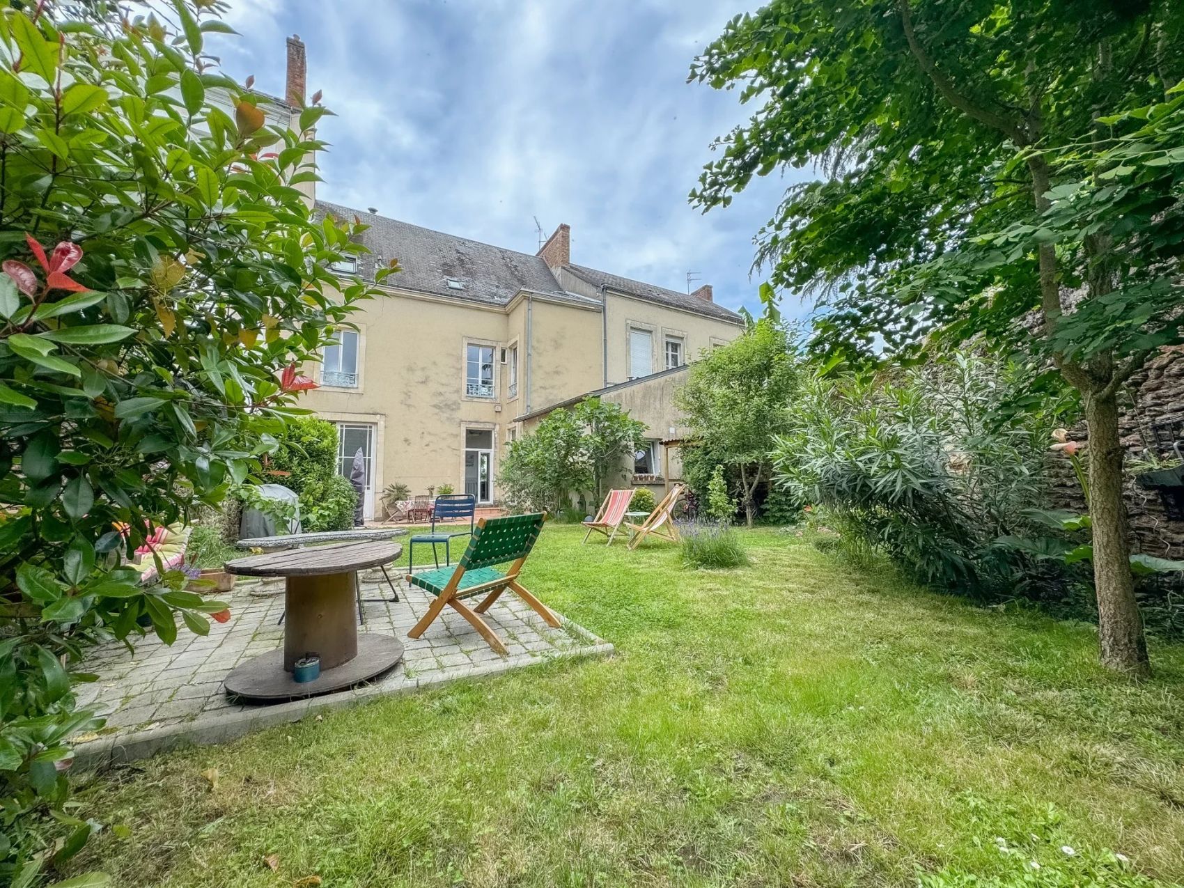 Maison avec chambres spacieuses et bureau Le Mans