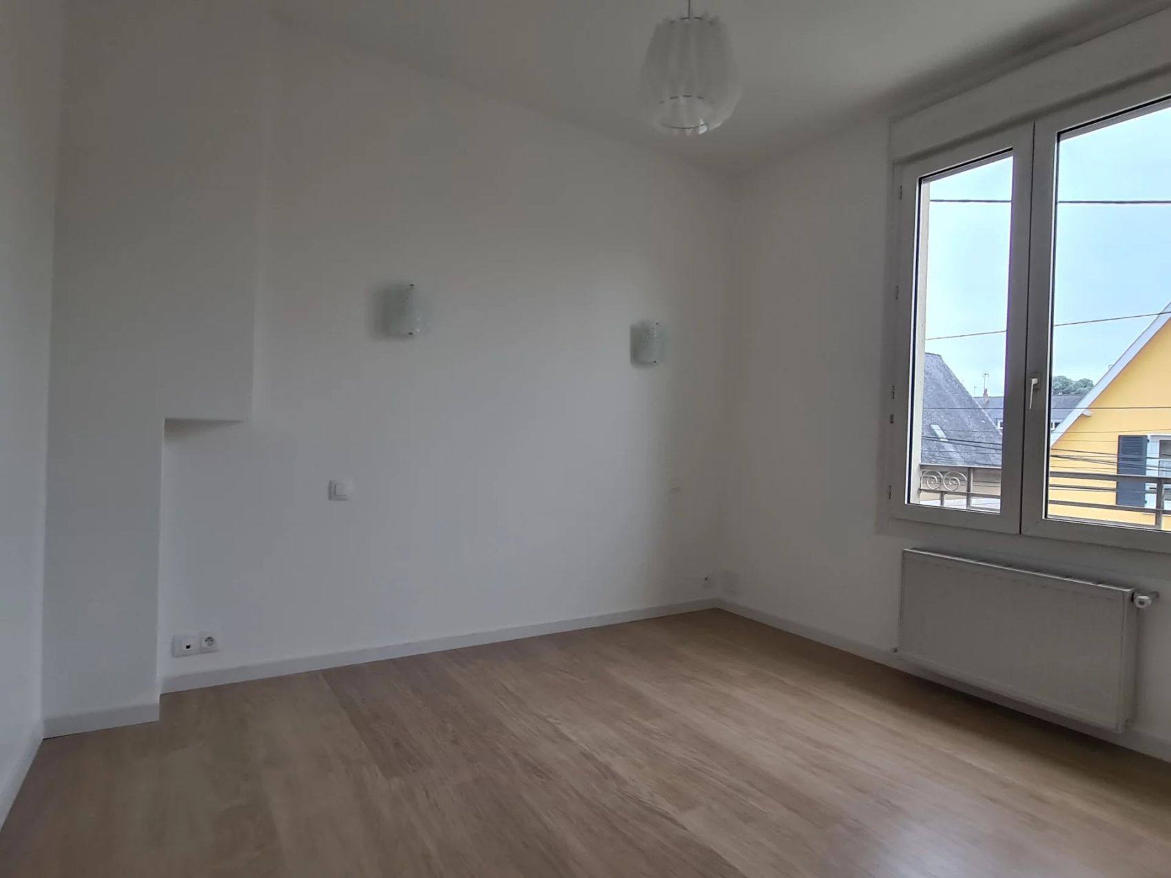 maison totalement rénovée à vendre au mans avec 2 chambres