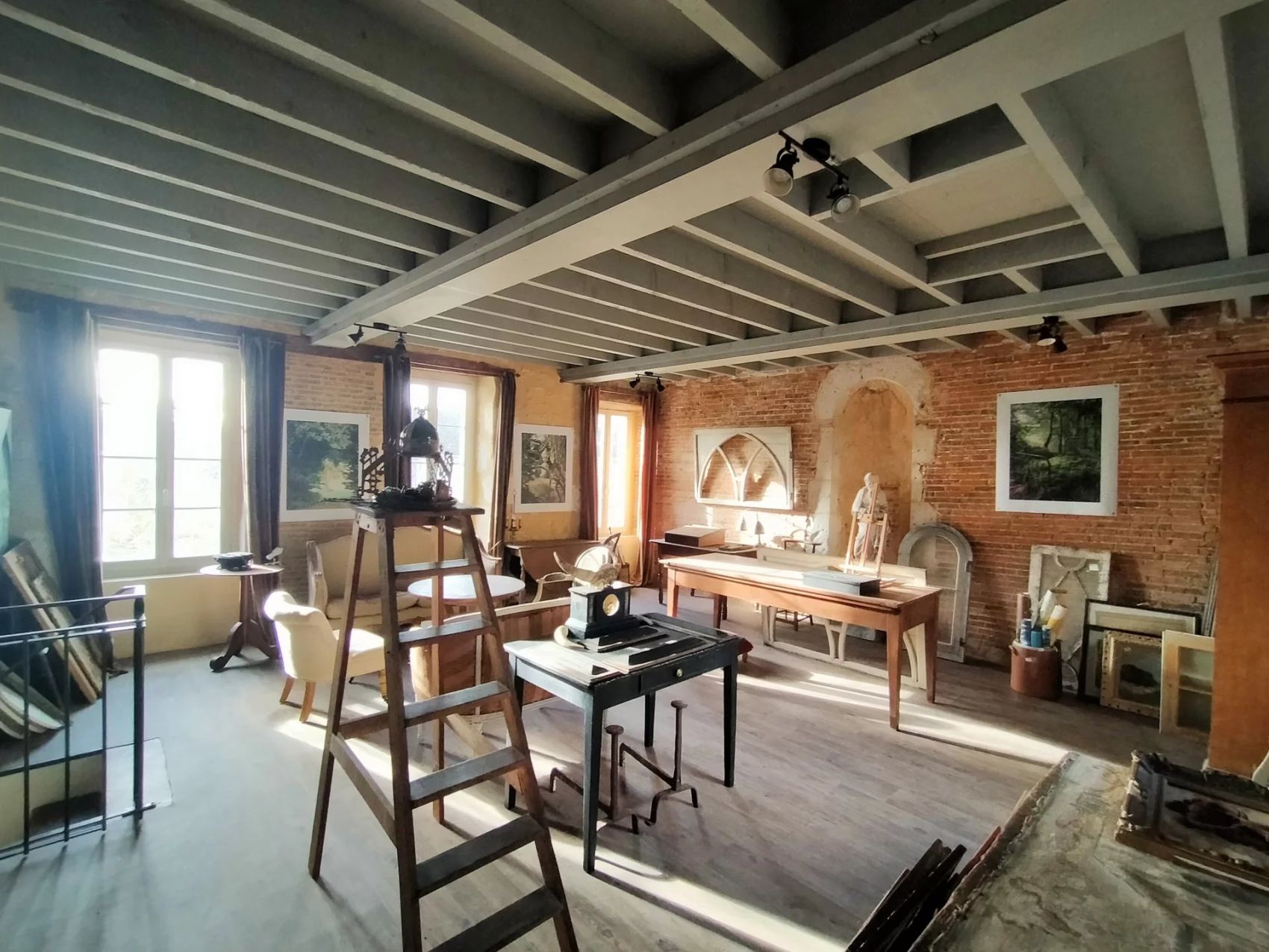 maison de caractère avec poutres et éléments authentique