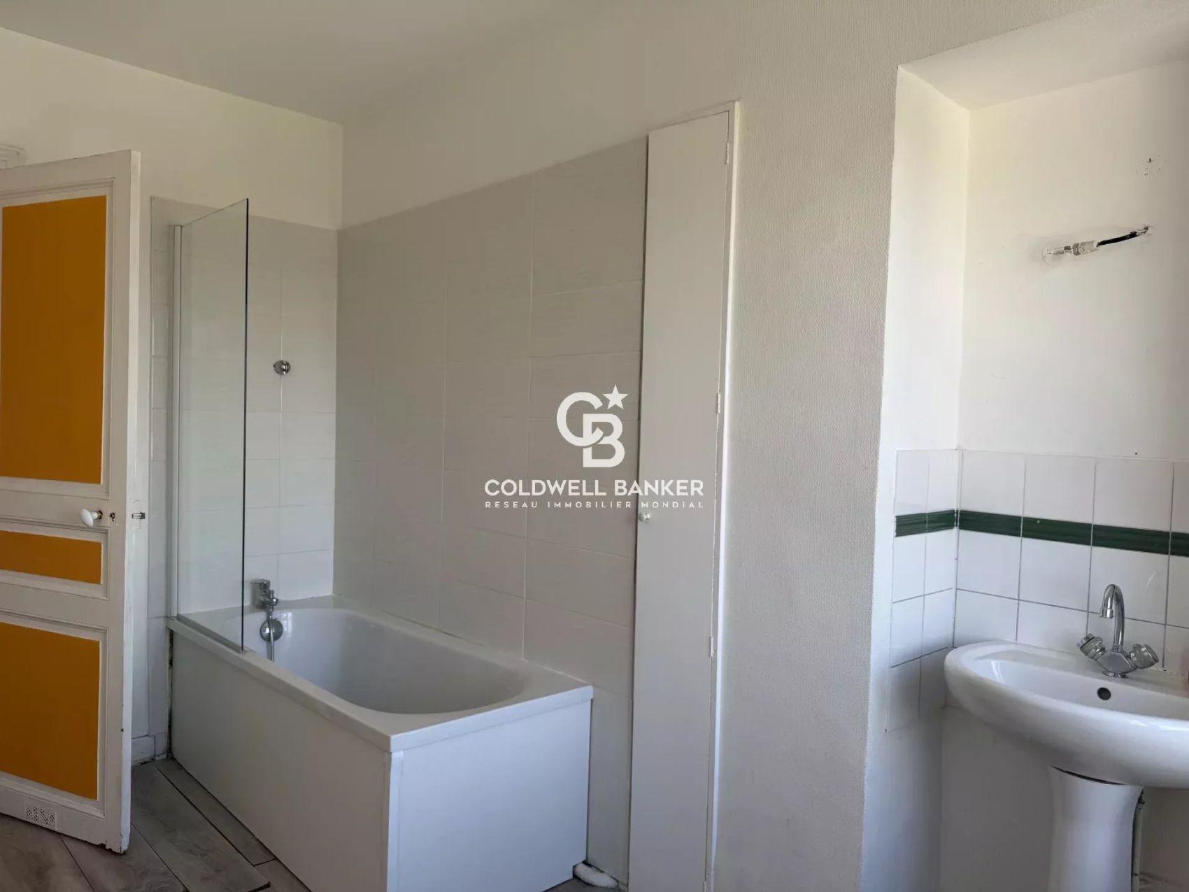 acheter un IMMEUBLE DE CARACTÈRE À FORT POTENTIEL LOCATIF - RIVE DROITE