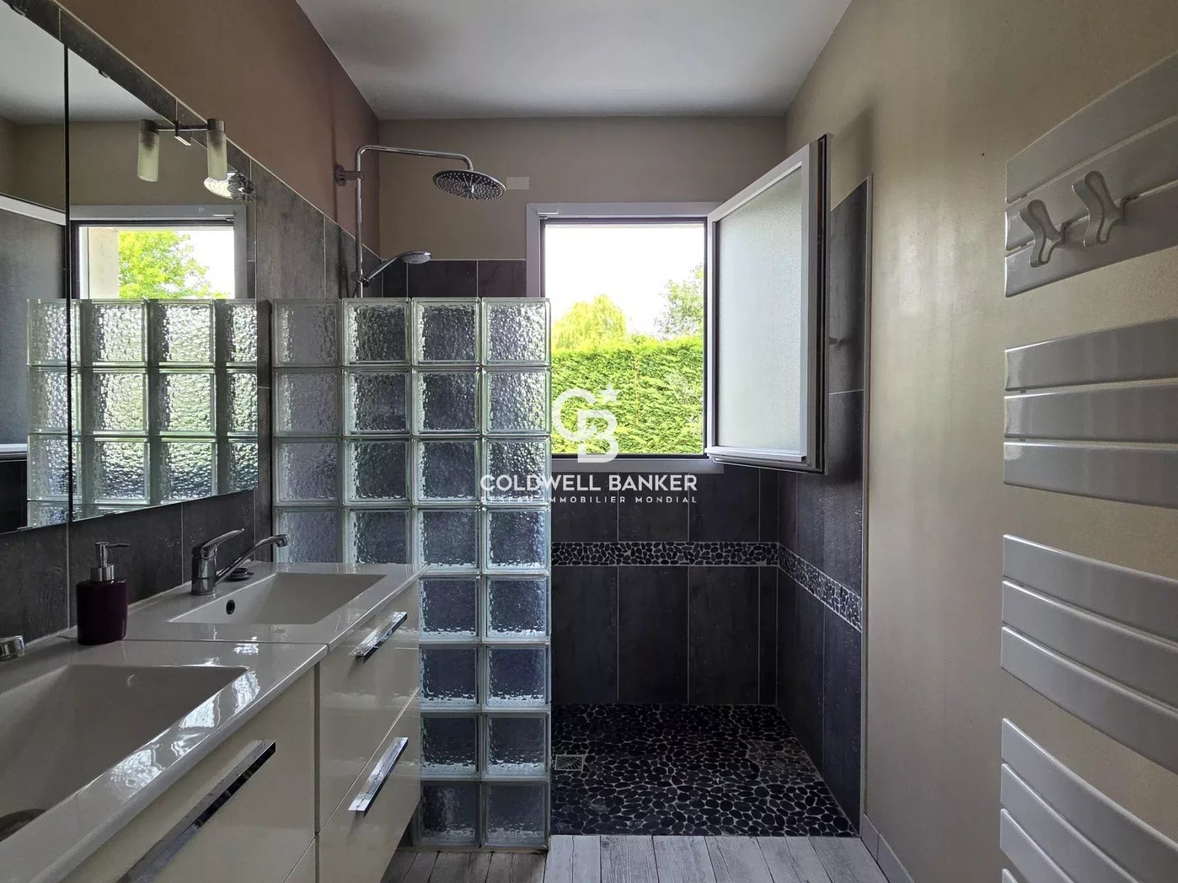 acheter une maison avec coldwellbankervalproperty - maineprestige