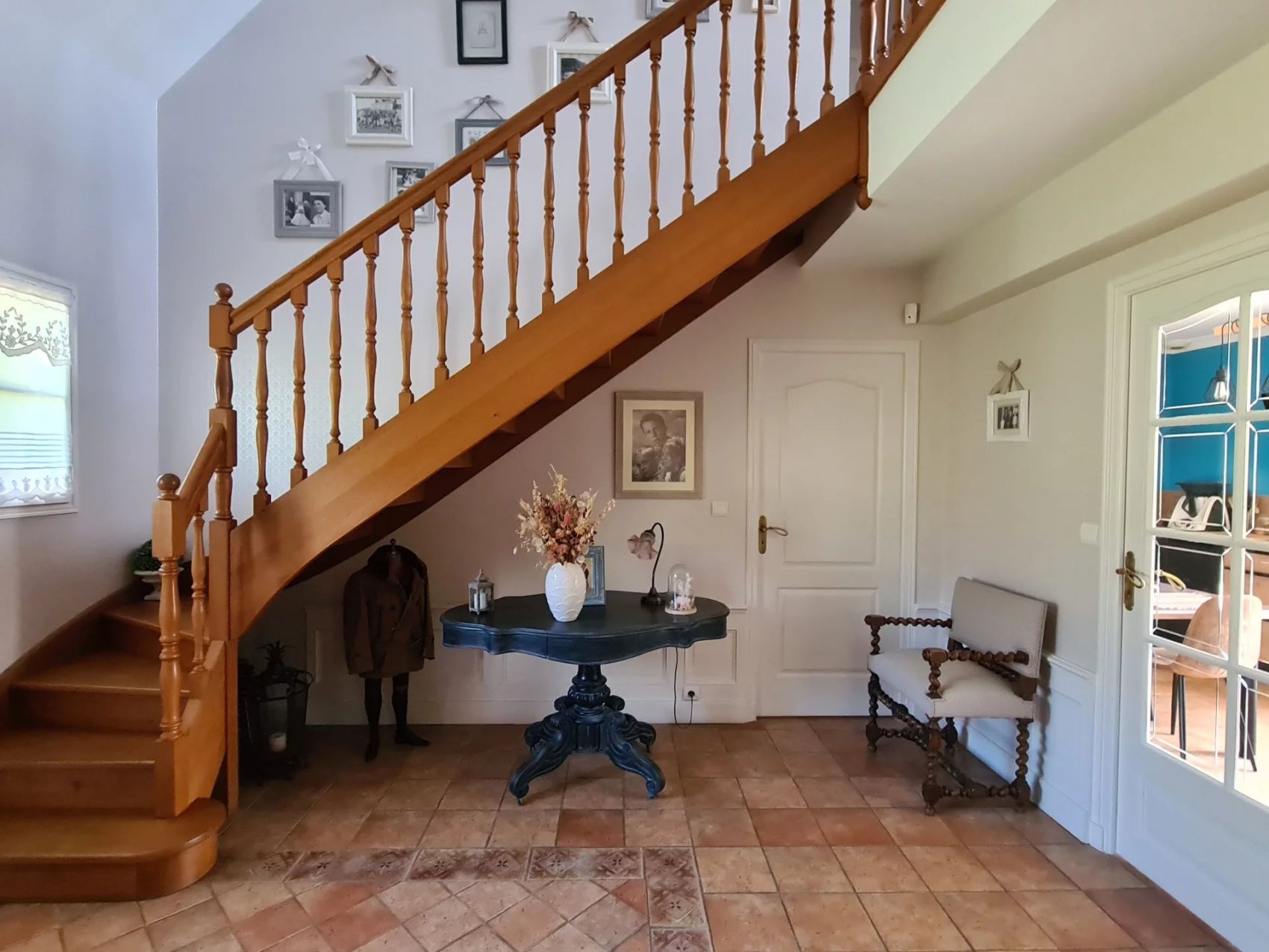 Magnifique maison à vendre à Ecommoy avec 4 chambres, piscine et Garage