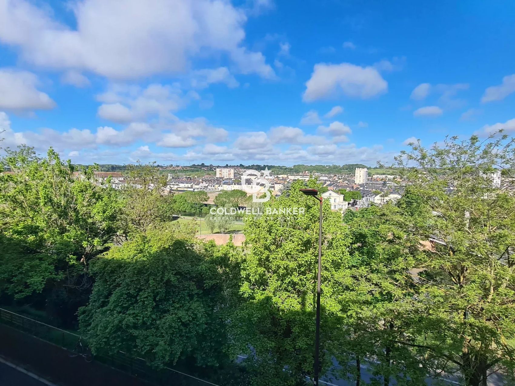 À vendre maison avec vue panoramique et jardin Connerré