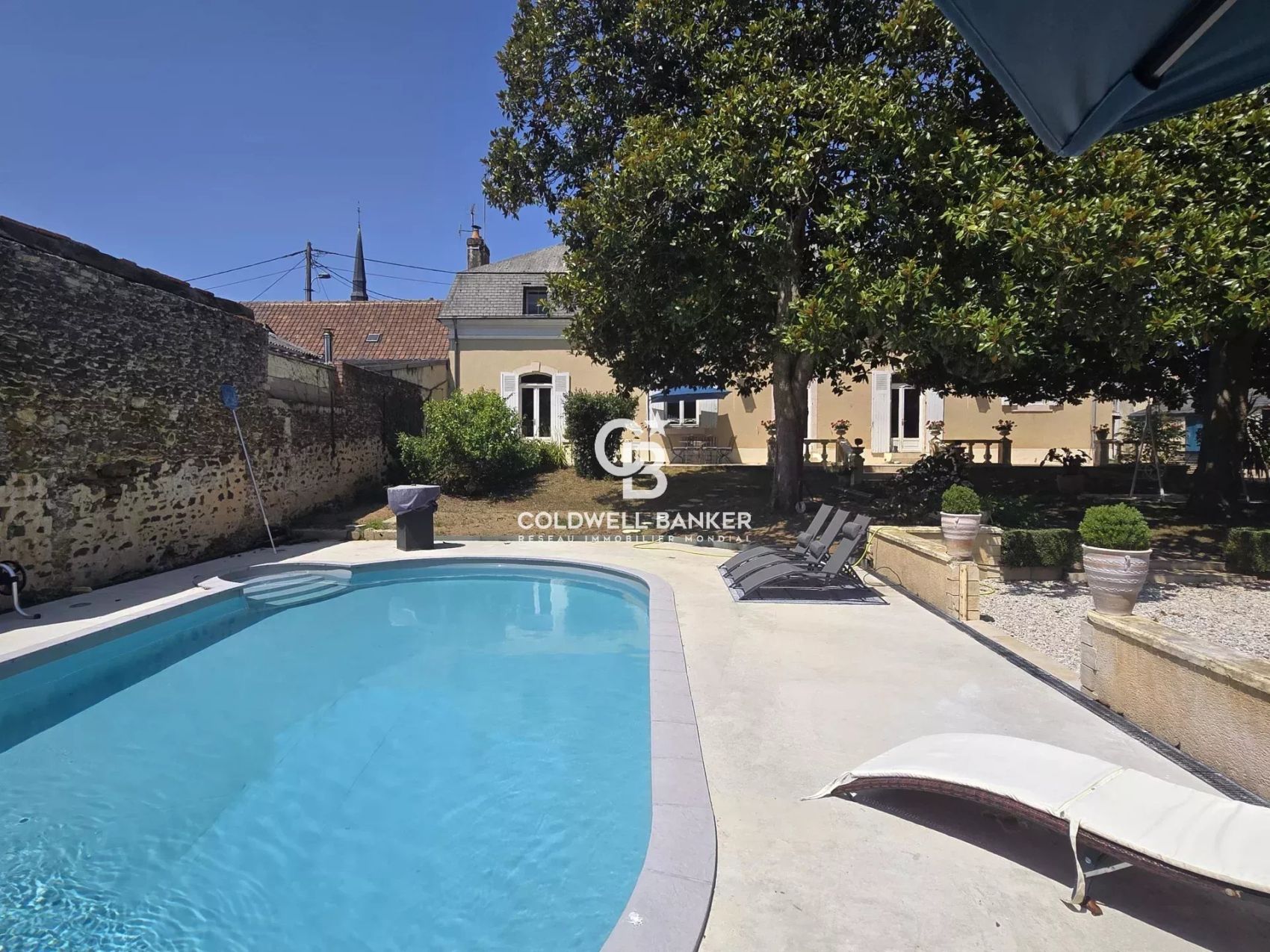 propriété de caractère à vendre à quelques minutes du Mans