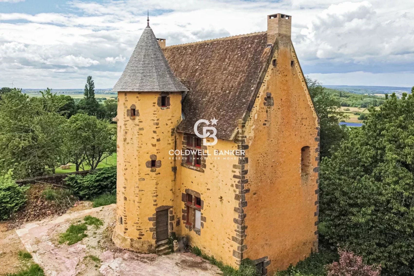 monument historique en sarthe vivre dans un chateau