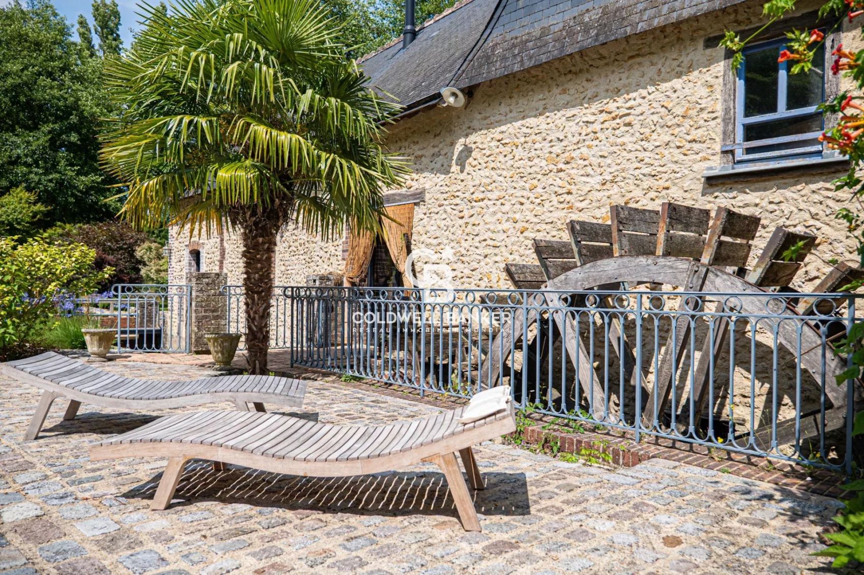 moulin avec roue fonctionnelle à vendre en sarthe