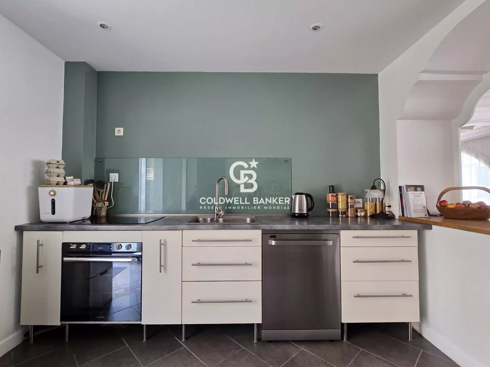 appartement parfaitement rénové à vendre dans une rue piétonne du mans