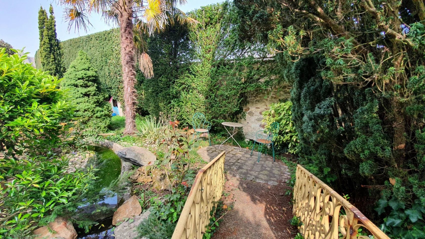 Jardin de charme en plein centre-ville