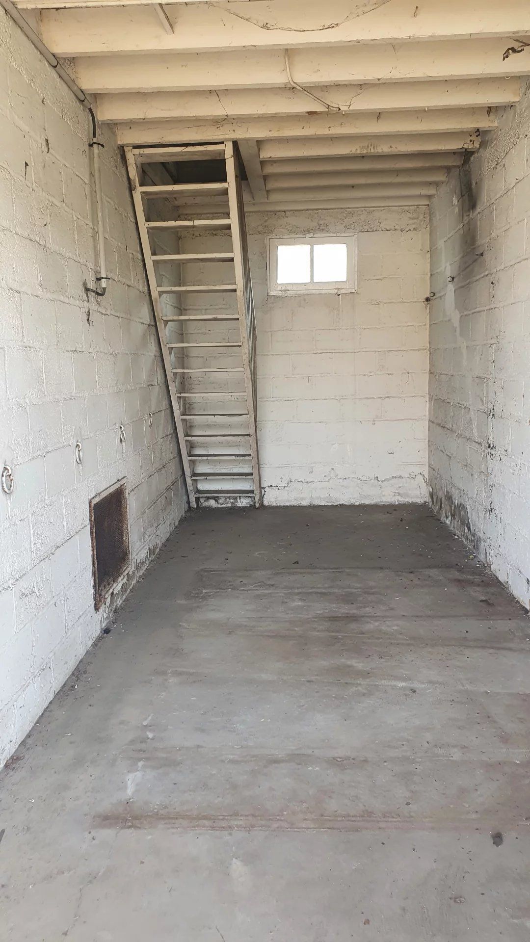 ancienne écurie à vendre au mans en sarthe pour rénovation