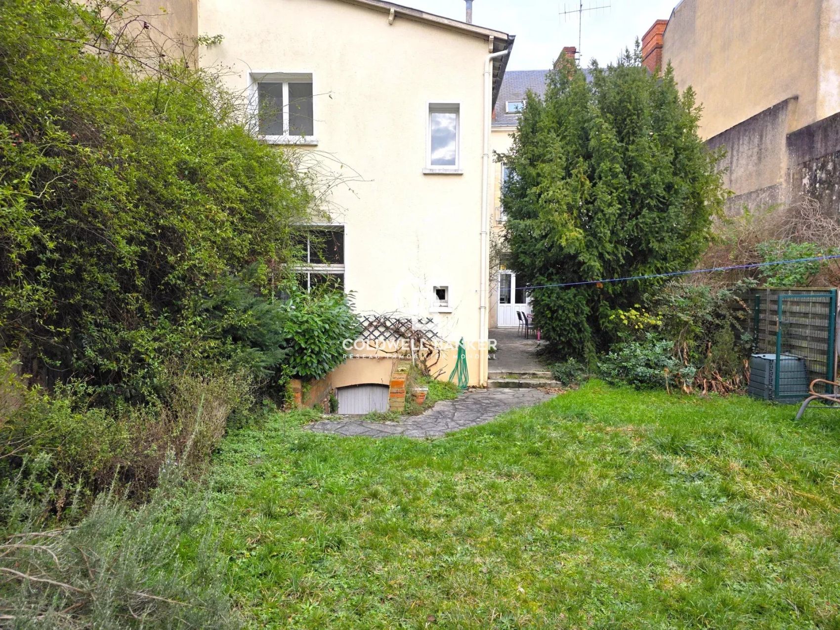 Biens immobiliers à vendre en centre-ville du Mans avec jardin et stationnement privé