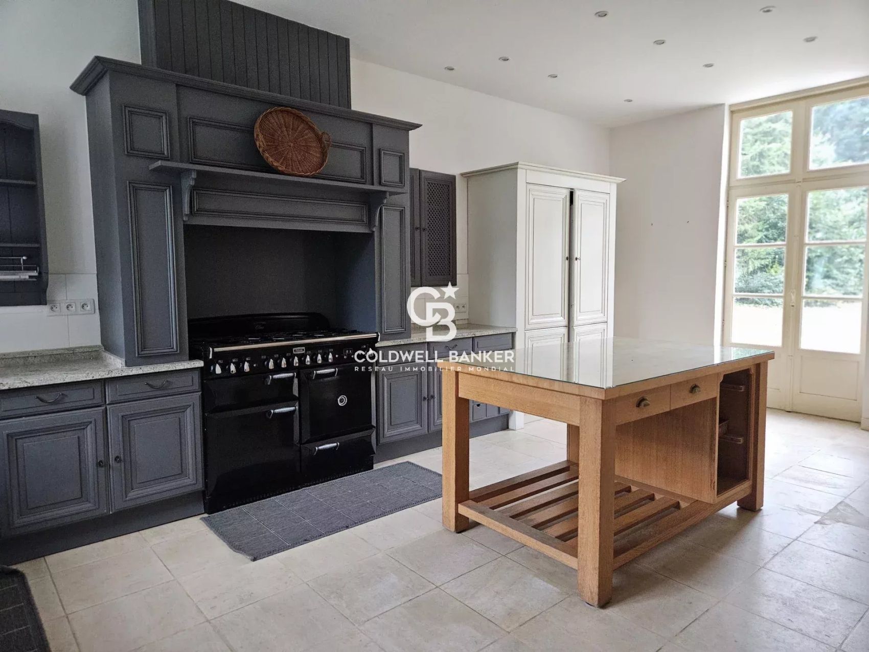 acheter une propriété avec des dépendances et plus de 25 ha de terrain