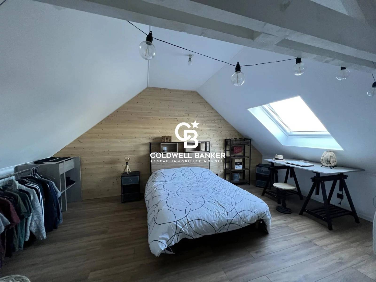 Maison familiale  rénovée avec un garage quartier Riffaudières au Mans A vendre