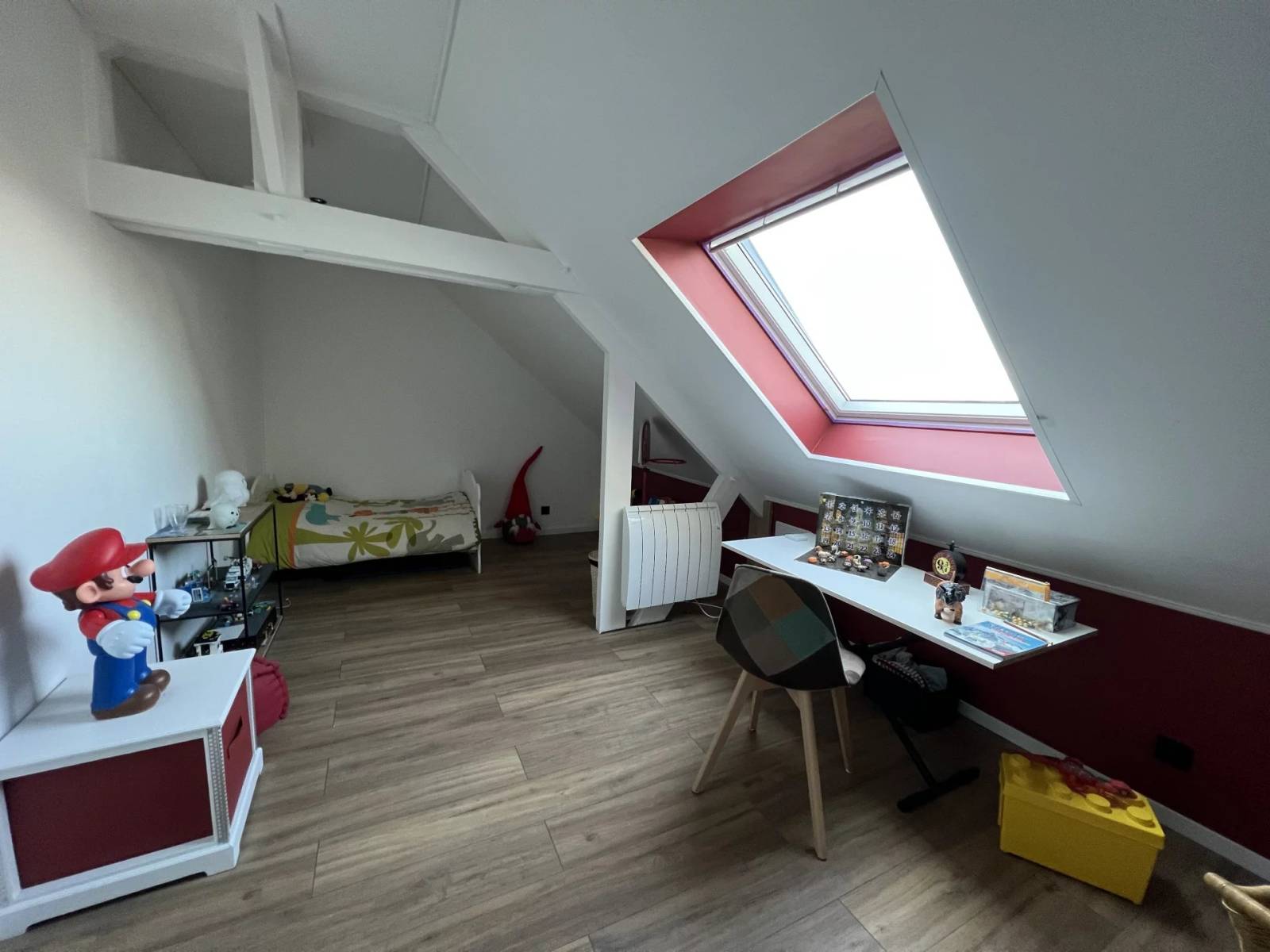 Maison familiale  rénovée avec un garage quartier Riffaudières au Mans A vendre