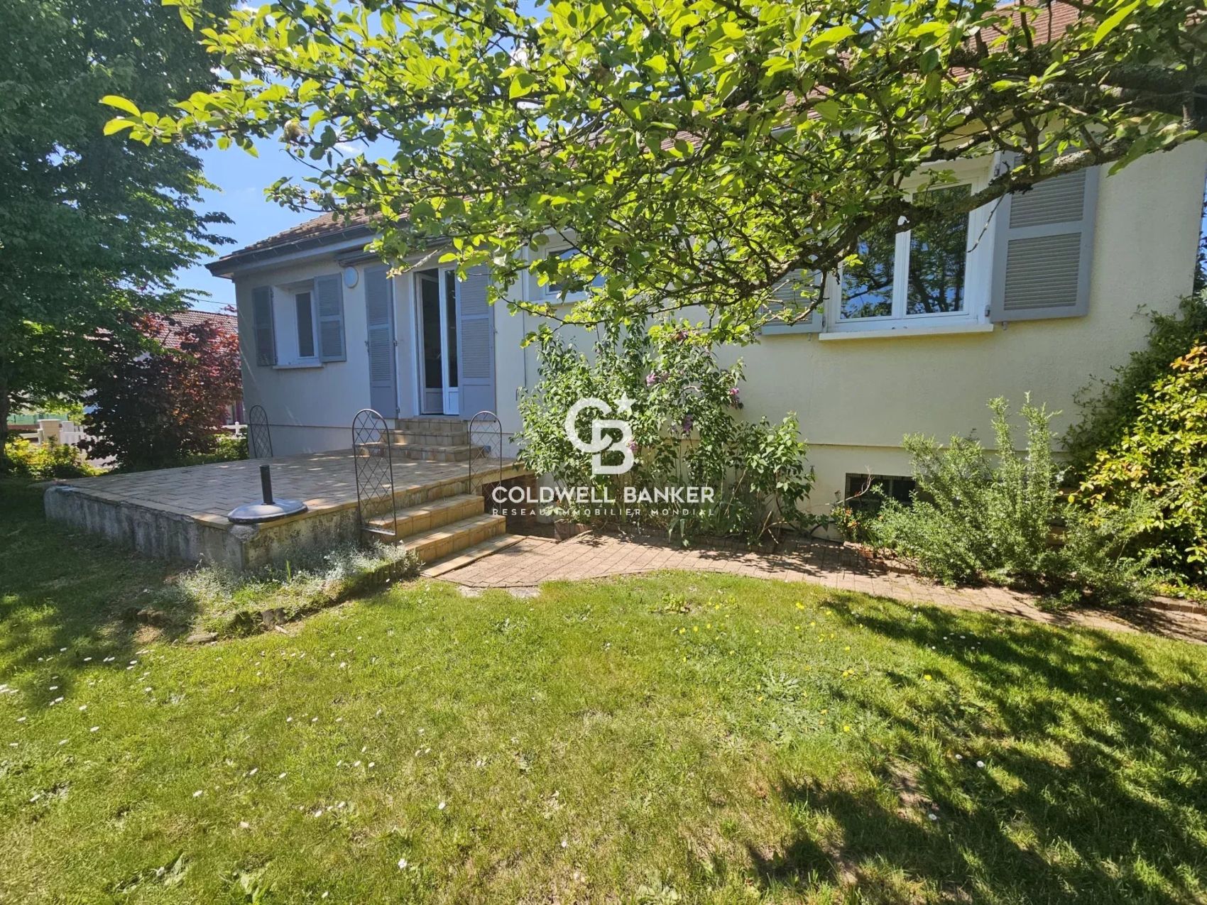 maison à vendre en sarthe proche du mans et des commerces avec chambres de plain pied