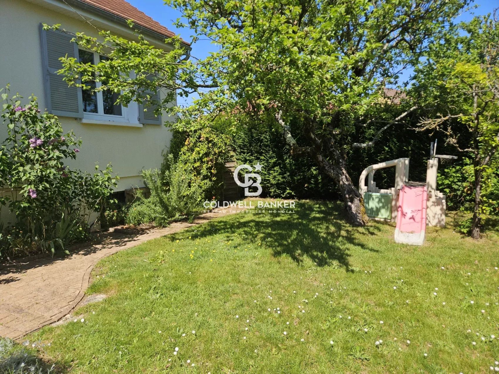 maison de famille à vendre à neuville sur sarthe proche du mans