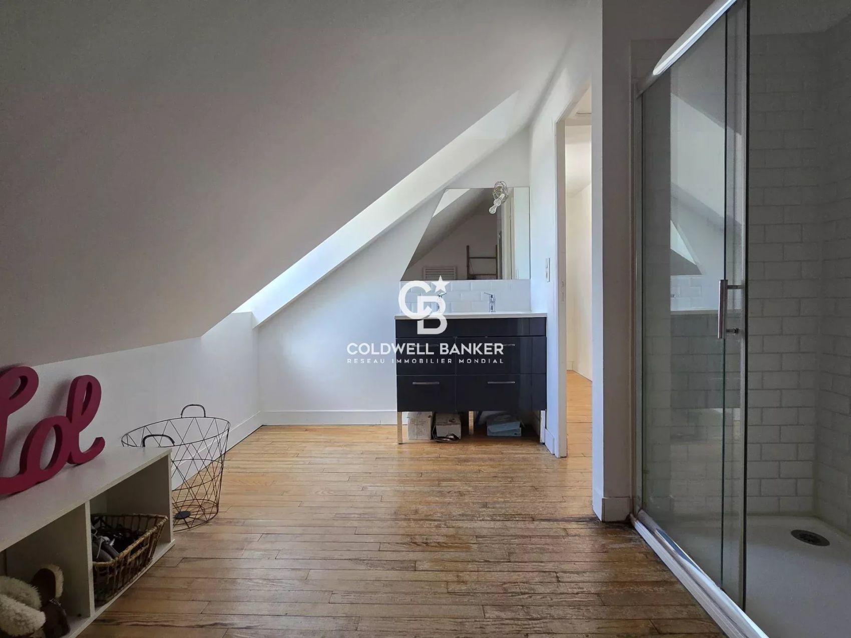 à vendre au mans maison lumineuse conjugue qui charme de l’ancien et confort de vie moderne.