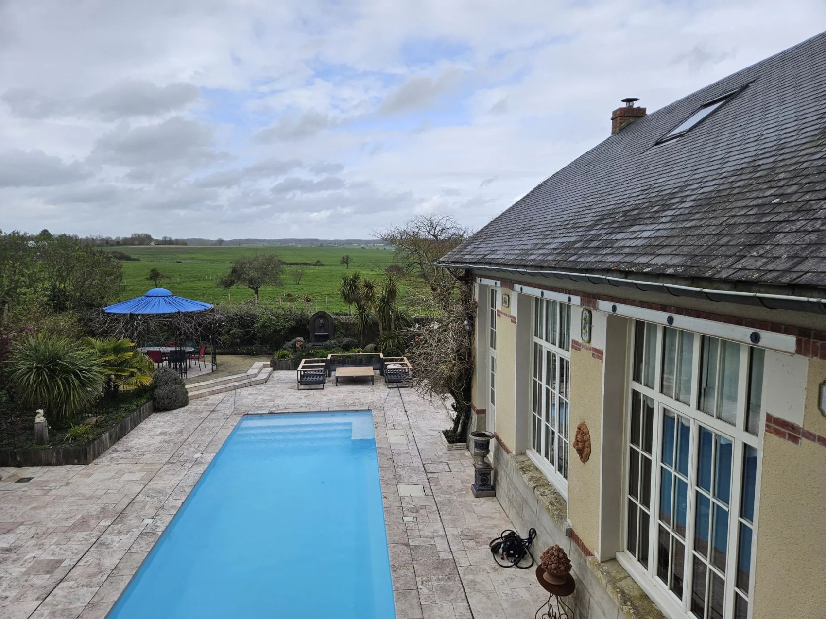 maison de vacances à vendre proche de paris entre le mans et alencon avec piscine chauffée et spa