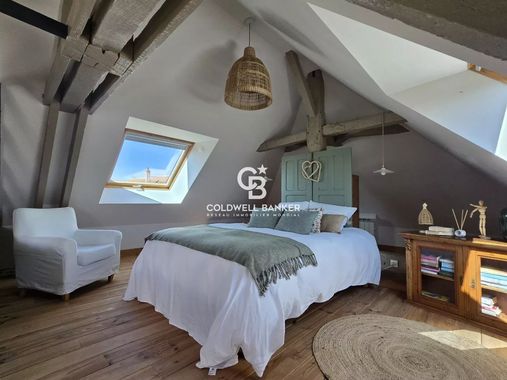 a vendre Maison familiale avec 3 chambres et jardin arboré à La Suze-sur-Sarthe