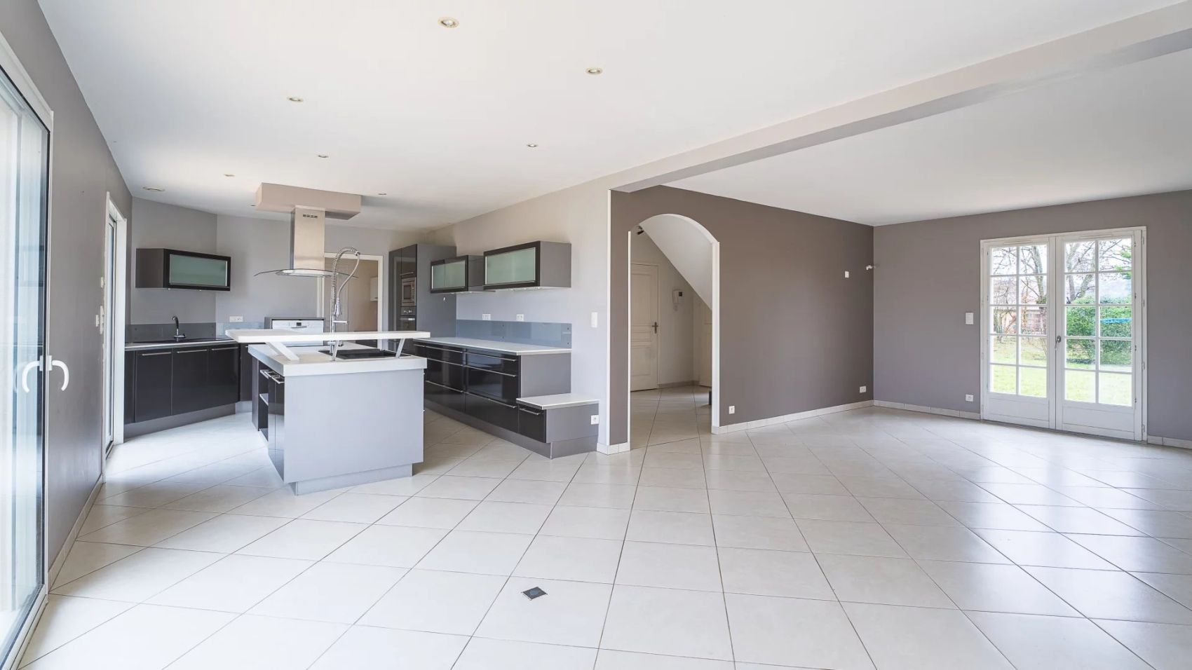 Grande maison moderne et lumineuse à vendre en Sarthe