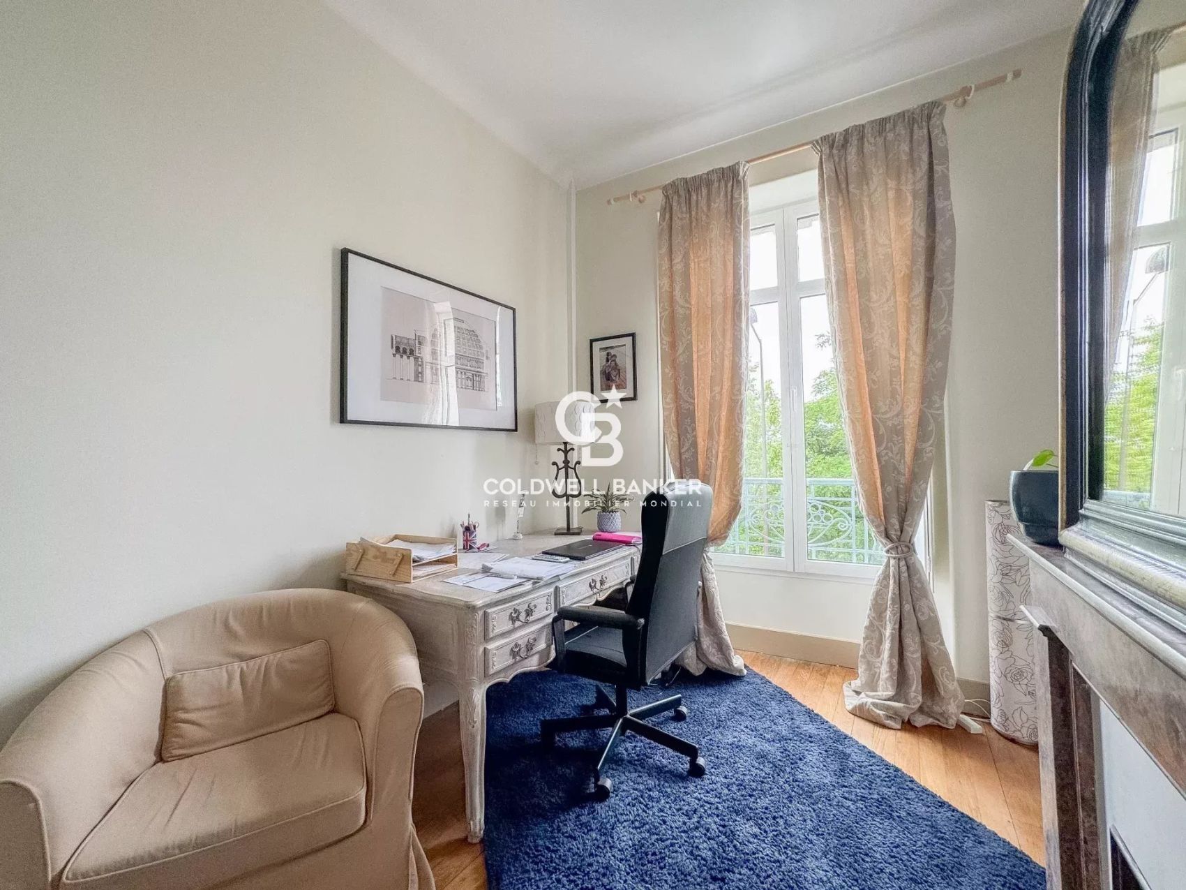 A Vendre un bien immobilier avec charme, jardin et stationnement dans le centre du Mans