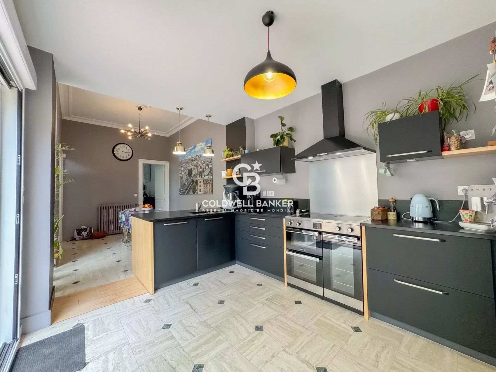 A Vendre maison familiale avec garage et jardin arboré dans le centre-ville du Mans