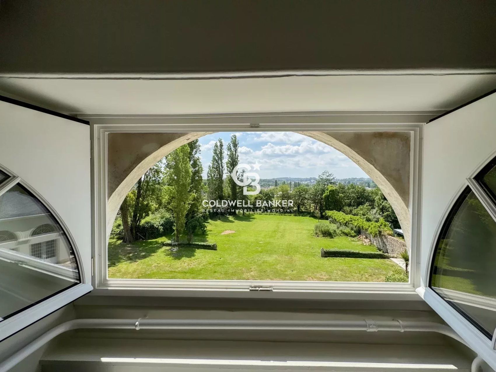 manoir à vendre en sarthe proche du mans très lumineux