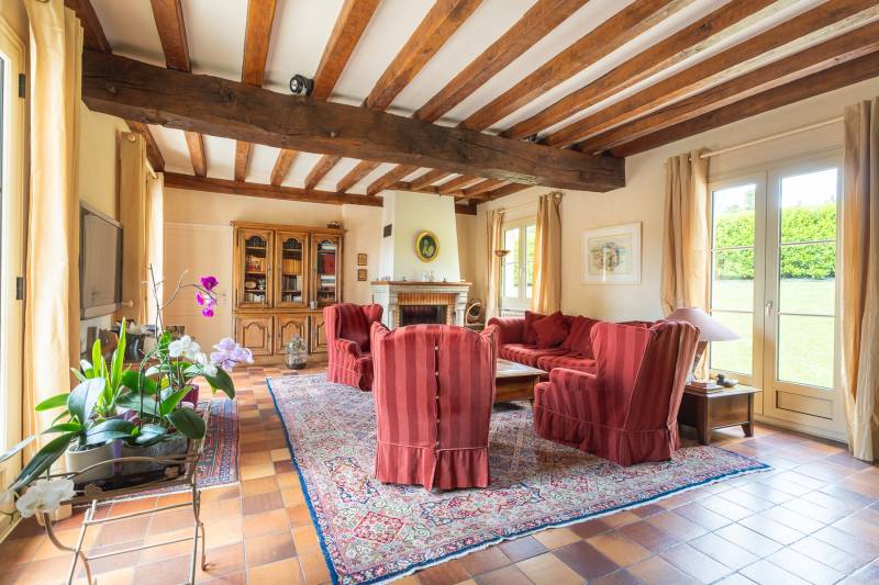 Très grande maison familiale avec parc et tennis à vendre au Mans