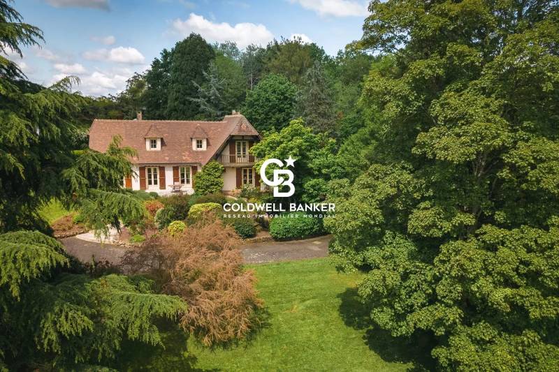 Acheter une grande maison avec terrain piscinable au Mans