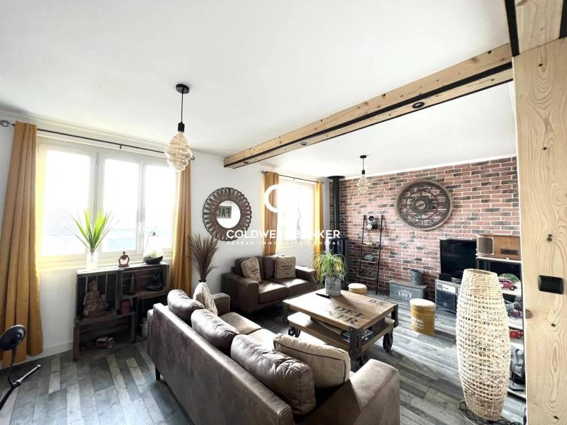 Maison familiale  rénovée avec un garage quartier Riffaudières au Mans A vendre