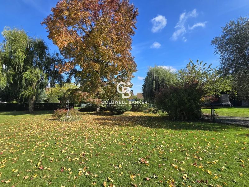 A vendre propriété de charme séduit par son environnement verdoyant