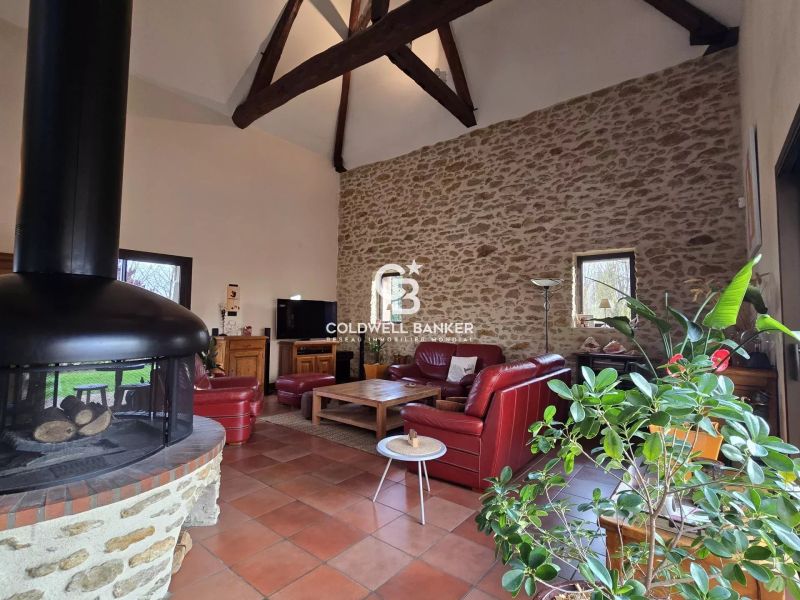 maison de caractère avec dépendance piscine et plan d’eau à vendre en sarthe proche le mans