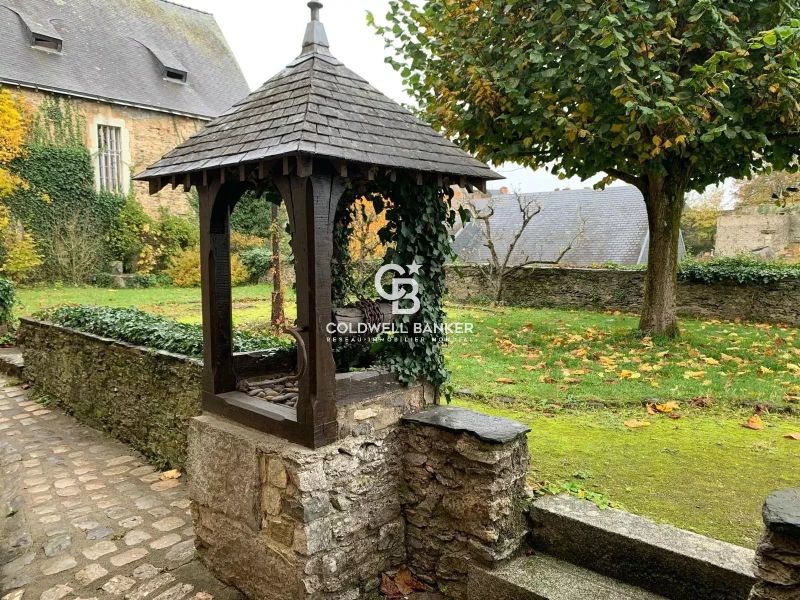 Acheter une propriété Historique d'exception avec vue panoramique sur le château à Laval