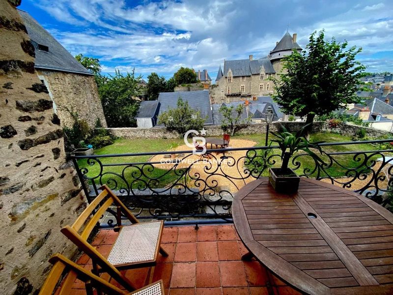 Maison confidentielle en vente à Laval