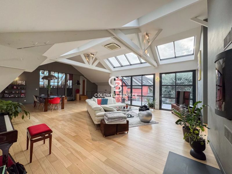 très grand loft avec terrasse à vendre au mans proche de la gare et des chemins de halage