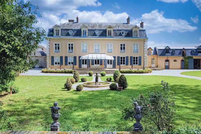 château à vendre en France - sarthe proche du mans