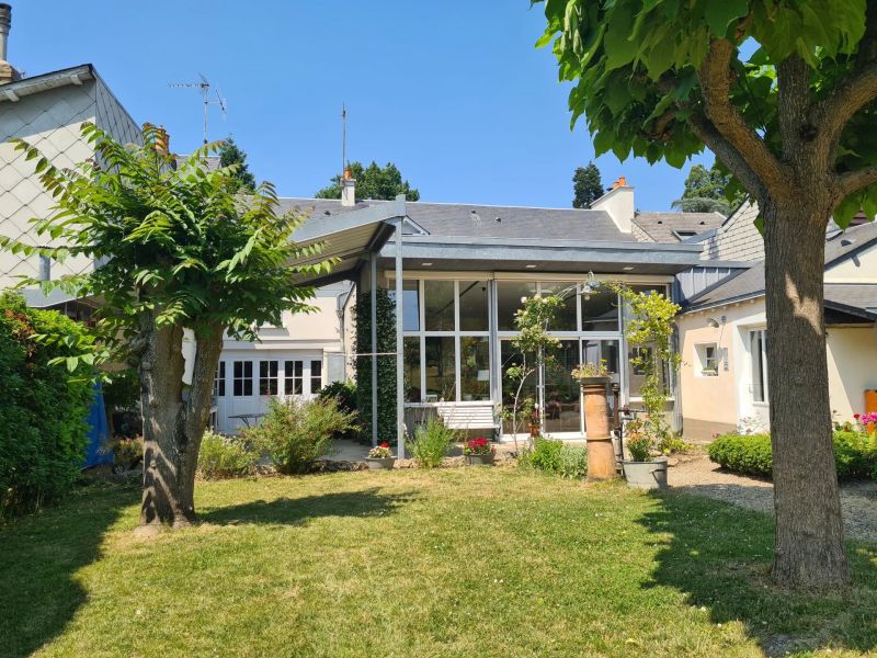 Le Mans - Jardin des plantes - Maison de famille