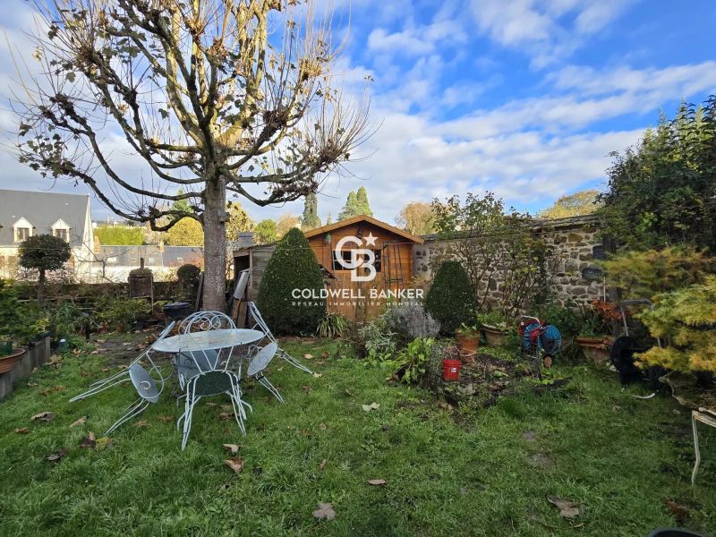 Bien immobilier rare avec séjour lumineux et cuisine ouverte donnant sur jardin à vendre au Mans quartier Jardin des Plantes