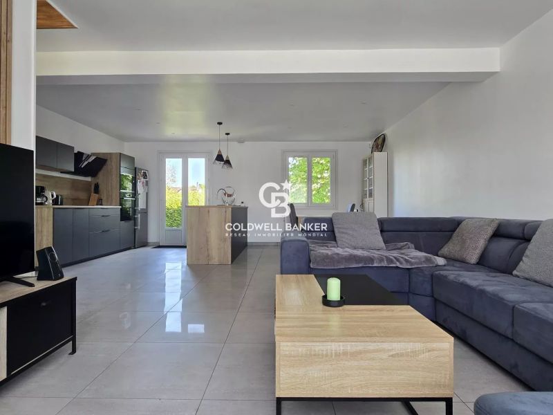 acheter une  belle maison familiale entièrement rénovée en 2024 en sarthe proche du mans