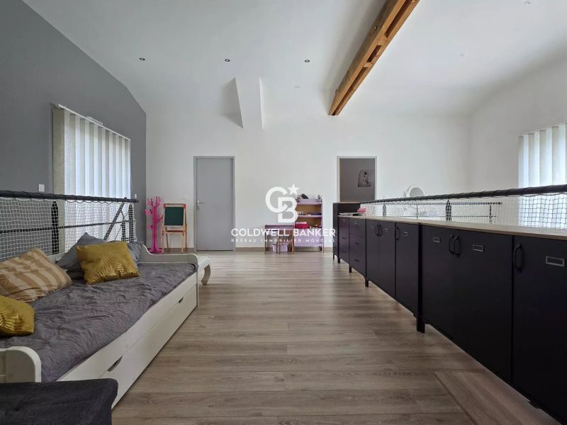 belle maison contemporaine à vendre avec piscine et garages proche du mans en sarthe