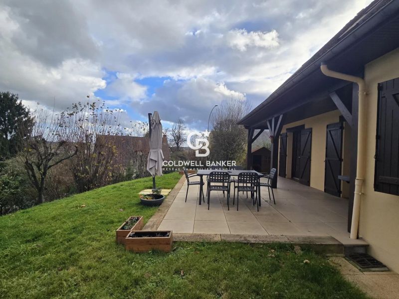 acheter maison familiale 7 chambres au Mans avec sous sol total , terrasse et jardin idéale pour une vie de famille spacieuse et confortable