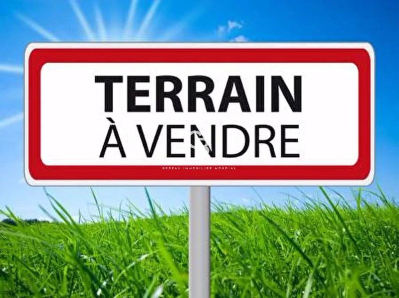 Terrain constructible de plus de 3 800 m² à vendre – Arnage, quartier recherché