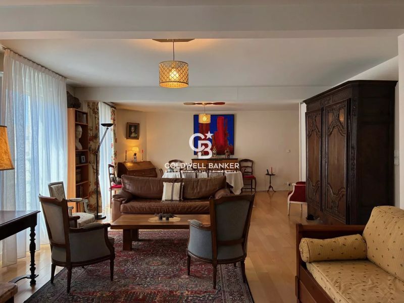 appartement à vendre avec 3 chambres et balcon en centre ville du mans